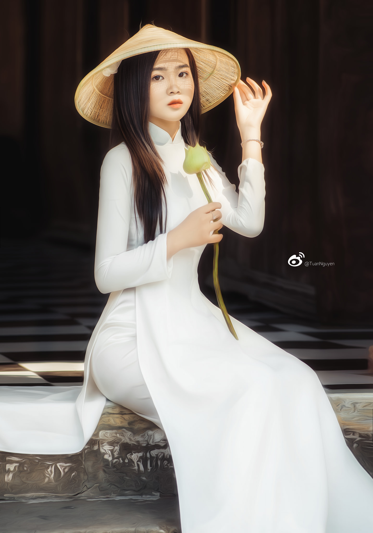 Áo dài cùng nón lá luôn là hình ảnh đẹp nhất của người con gái Việt